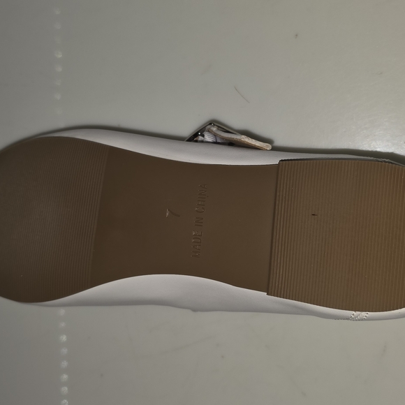 Elegant Cream Mary Jane Flats - Picture 5 of 6